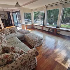 Spacious 3 Bedroom Family Oasis with Sauna, 20 min from Warsaw