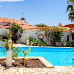 Villa Océano mit privatem beheiztem Pool, vollklimatisiert und Meerblick