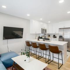 2BR in Heart of Queen Village - walk to everything!