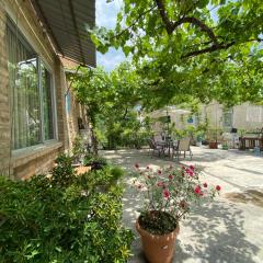 Talaveri Apartment in Old Tbilisi