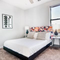 CozySuites Music Row Bold 1BR w free parking