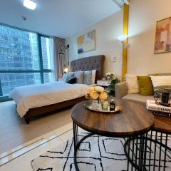 Angeliz Suites One Uptown Residence 1BR, Fast Wifi, FREE Swimming & in Front of UPTOWN Shopping Mall BGC, Airport Shuttle Available