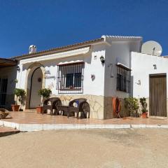 Captivating 2-Bed Villa in Alcaucin