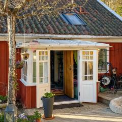 Pet Friendly Home In Västra Tunhem With Sauna