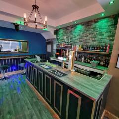 Rendezvous Bar & Rooms - ADULTS ONLY