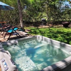 Hot Tub Private Cabin 5 min to College Station