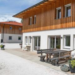 2Geräumiges Ferienhaus in den schönen Alpen