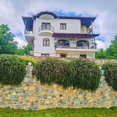 Villa Etheras - Nested between Nature by Amazing View - 5 mins from Edessa