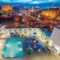 Ultimate Las Vegas Getaway One Bedroom Suite with Balcony, Kitchen, Gym, Pool & Free Parking