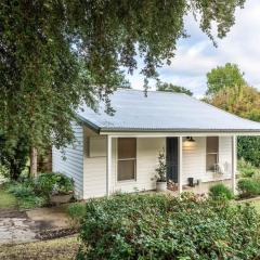 Myrtle Creek Cottage