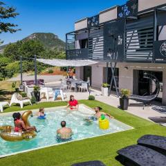 DANDELION GITE SPA Gorges du Tarn piscine jacuzzi rivière vue exceptionnelle villa nature design