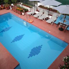 Villa in Panorama, Thessaloniki, with a swimming pool. Host: Mr. George