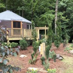 Spring Ridge Luxury Yurt - Creekside Glamping with Private Hot Tub