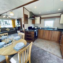 Superb Caravan At Steeple Bay Holiday Park In Essex, Sleeps 6 Ref 36081d