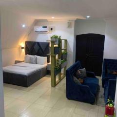 Loft Studio Unit in Lekki phase 1 - 2 ACs, Kitchen, Closet & Ironing room, Netflix, WI-FI, Bath tub 1