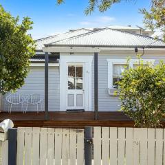 2-bedroom Cottage in Redcliffe - 6A