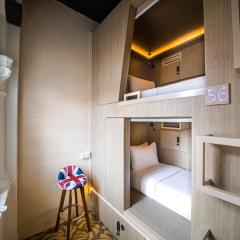 CUBE Boutique Capsule Hotel at Kampong Glam