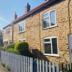 Cosy cottage four miles from Lincoln city centre