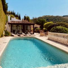 Beautiful stone house with fabulous pool and outdoor kitchen