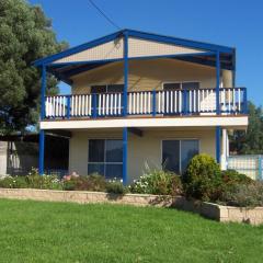 Sunny Stays on Yarramundi