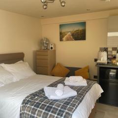 Auntie Bett's - Cosy double ensuite room with mini kitchen