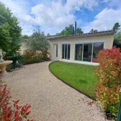 Maison lumineuse avec piscine à 10 min d'Aix