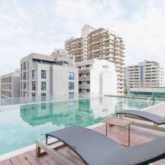 Stylish 1 Bedroom, Nice pool,Bts Asok, Sukhumvit