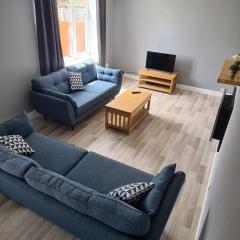 3 Bed House NG8- Great for Leisure stays or Contractors in the area Close to M1