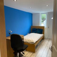 One Bedroom Self Catered Serviced Accommodation 10 Minutes from City Center