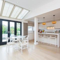 Veeve - Wandsworth Idyll