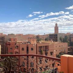 Sunny terrace & comfy beds in Marrakech