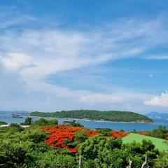 Sawasdee Sichang Resort