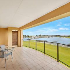 11 Vesta Dve - BYO Linen - Waterfront