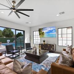 Casa Blanca luxury Villa Private pool sleeps 30!