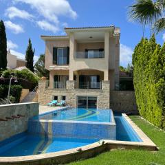 Amorosa Beach Villa 14