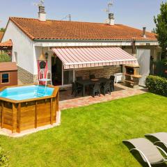 Casa Ozcoidi, acogedor alojamiento con jardín y piscina en el centro de Navarra