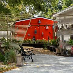 Flora's Garden Apartment/Studio