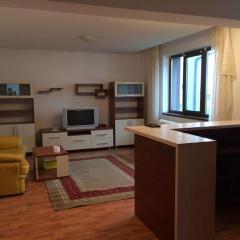 Villaweb, 3rooms ap 5min drive to center and airport