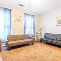 Sunny Sweetheart-Front Apartment near Riverwalk