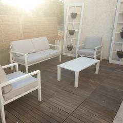 Appartement, prive terrasse, parking et jardin