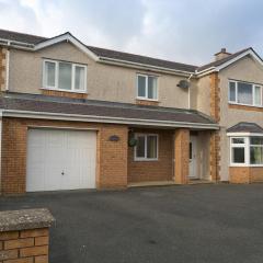 Pass the Keys Cysgod Eryri Spacious House near Anglesey Coast