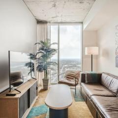 Luxury 23rd FL Condo-Steps from Rainy Street