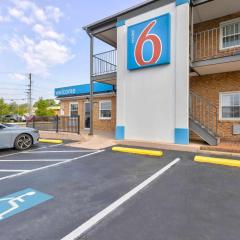 Motel 6-Falls Church, VA - Arlington Boulevard