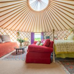 Luxury glamping in Constable Country - Valley View Yurt