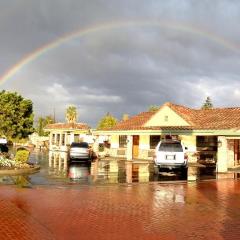 FairBridge Inn & Suites Gateway to Yosemite