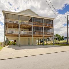 Inviting Atlantic Beach Townhome about half Mi to Ocean