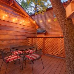 Sugar Pine - Quiet neighborhood, nice to grill and eat outside! Fenced backyard with a new deck!