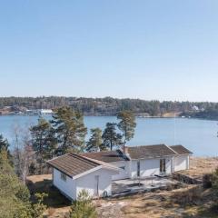 Spectacular lake plot, Stockholm archipelago