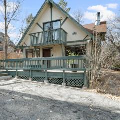 5 Kern's Kabin - Charming two-story cabin within walking distance to Bear Mountain!