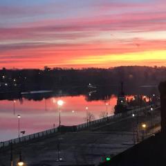 City centre Rooftop apartment alongside river Suir